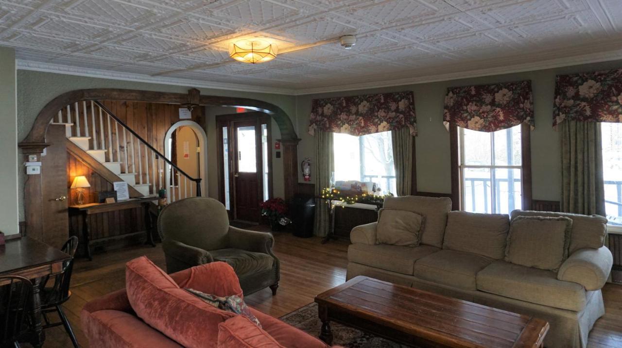 Smugglers Notch Inn Jeffersonville Bagian luar foto
