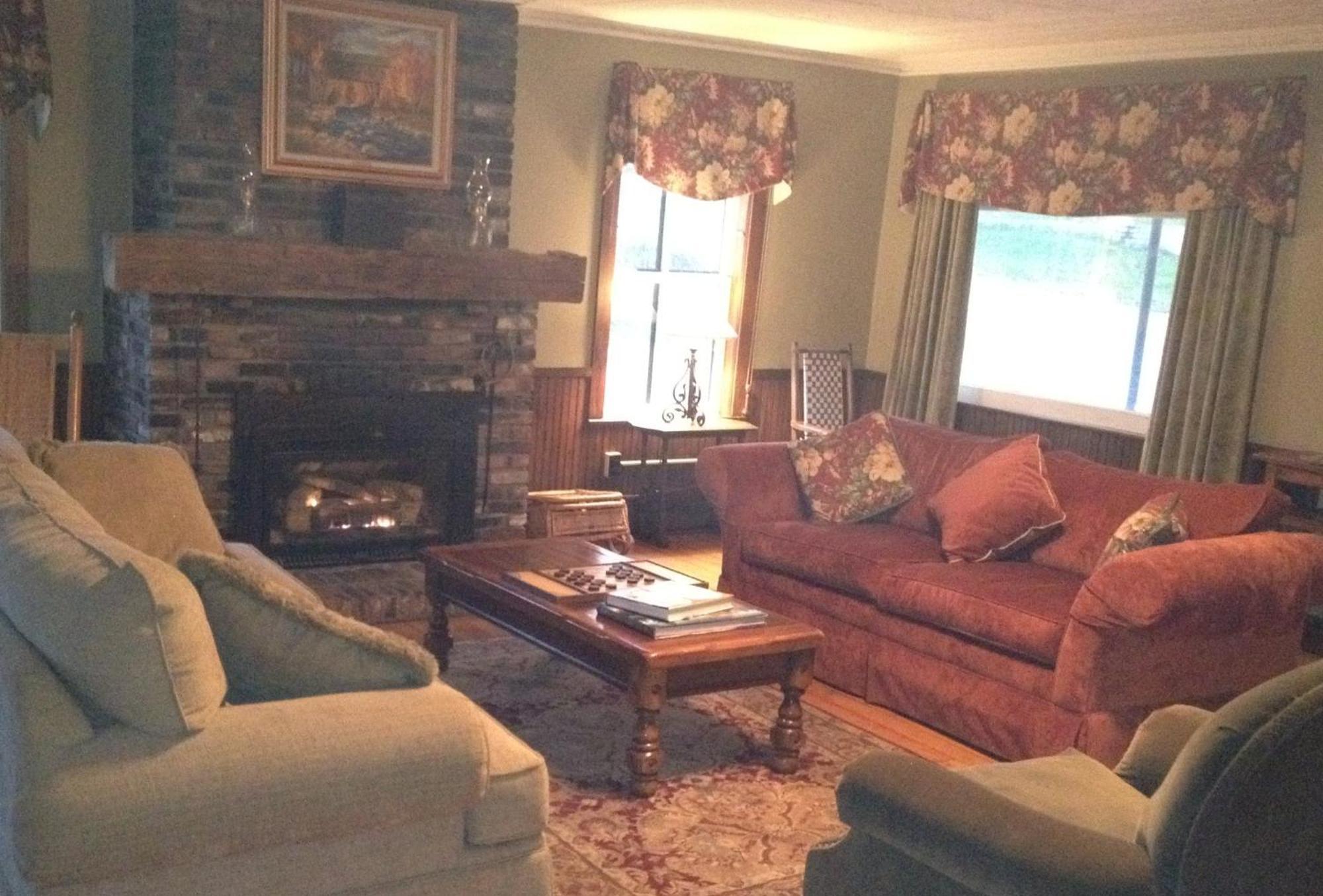 Smugglers Notch Inn Jeffersonville Bagian luar foto